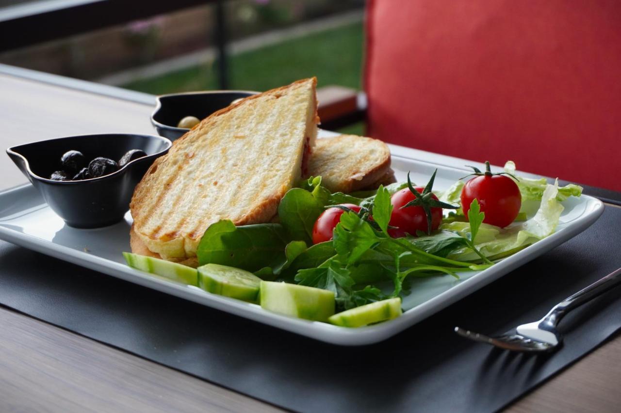 Reynabe Boutique Hotel 迪基利 外观 照片